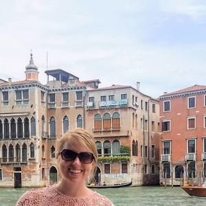 Meet your Posher, Olivia